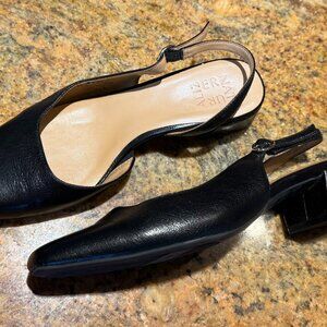 Naturalizer Small Black Heel